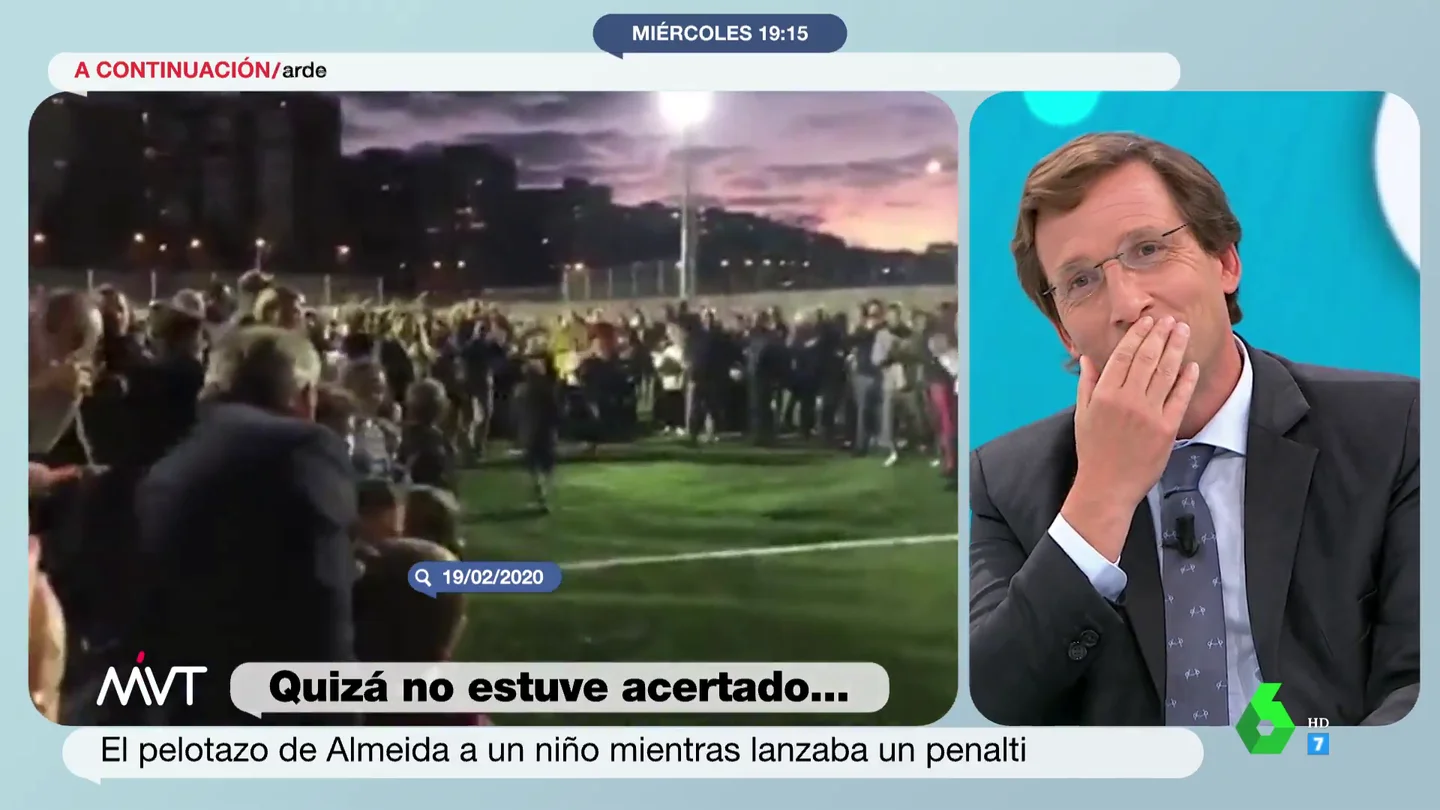 La reacción de Martínez-Almeida al volver a ver el pelotazo que le dio a un niño en la cabeza La reacción de Martínez-Almeida al volver a ver el pelotazo que le dio a un niño en la cabeza