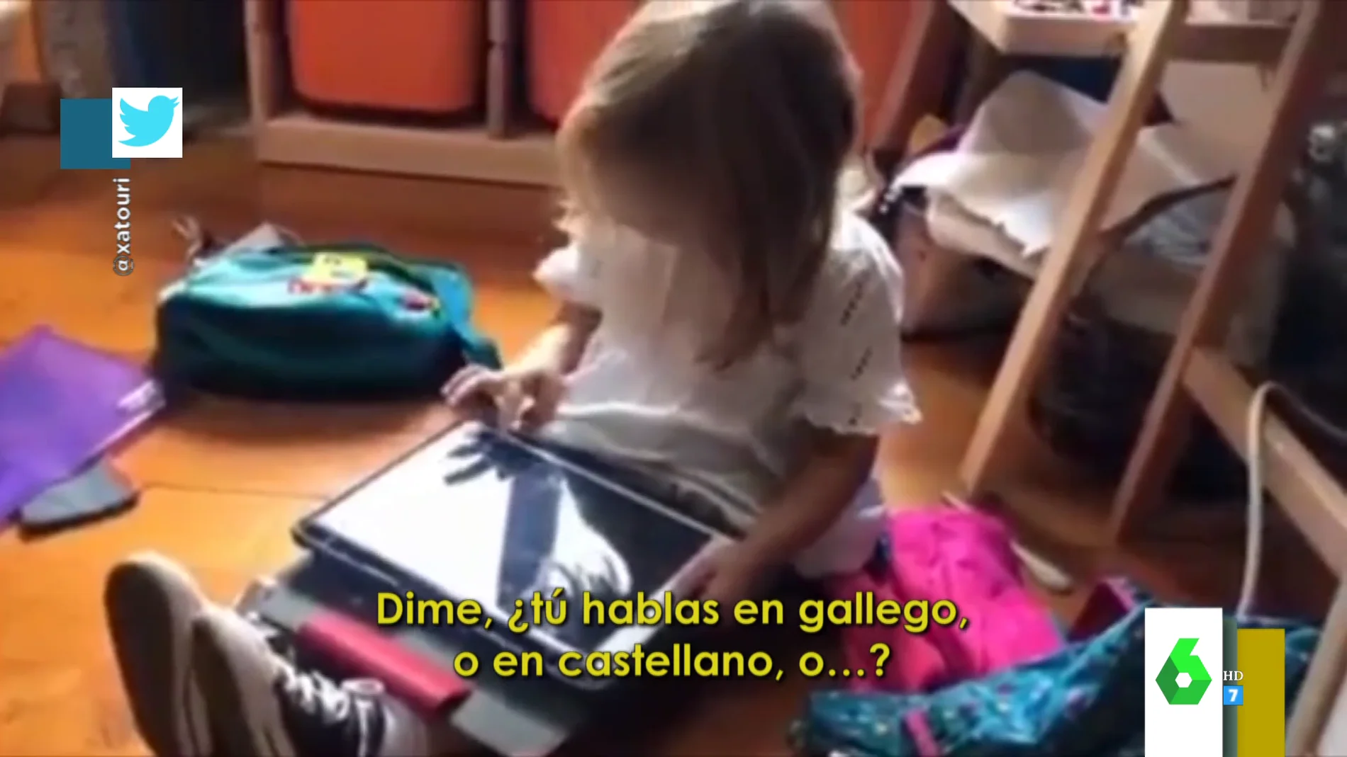 La respuesta de viral de una niña a Siri cuando dice que no la entiende: "Es que yo hablo en gallego, ¿sabes?"