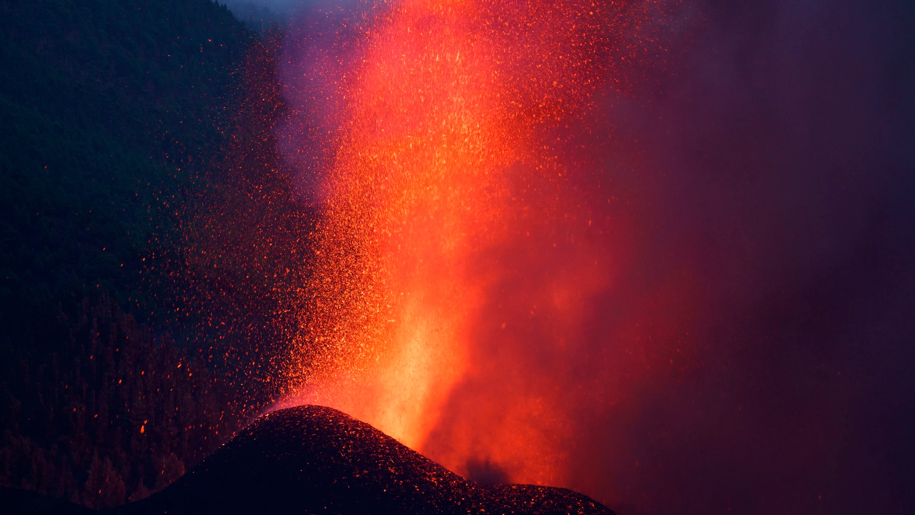 ¿Qué pasará cuando llegue al mar la lava del volcán de La Palma, a qué velocidad y temperatura desciende?