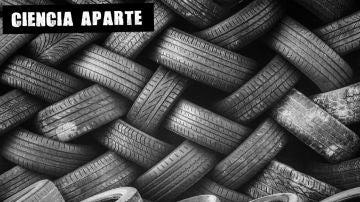 Imagen de archivo de una pila de neumáticos usados
