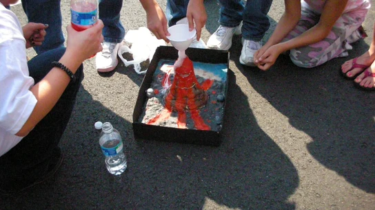 ¿Cómo hacer un volcán con bicarbonato y vinagre para niños? Proyecto de ciencias