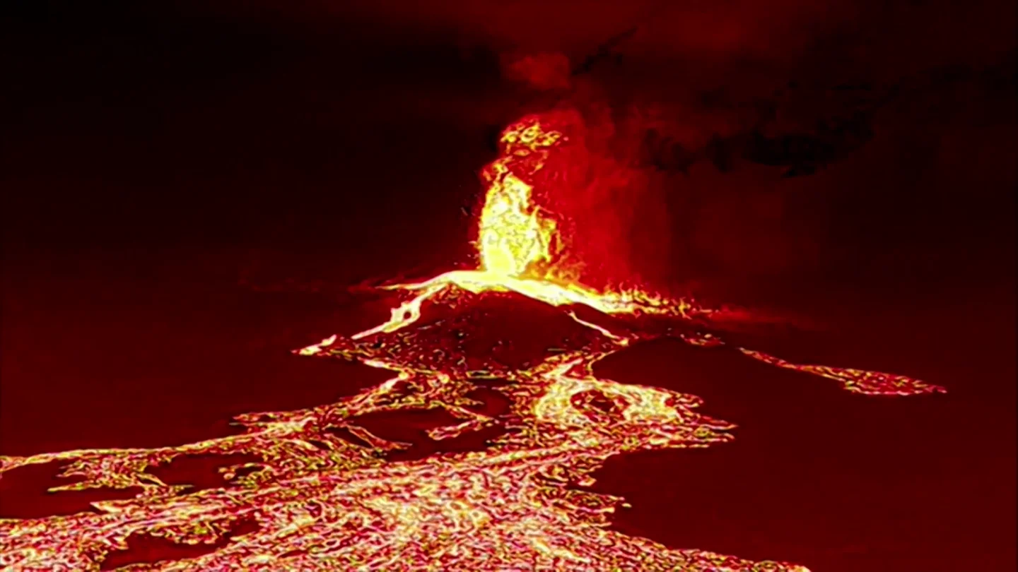 Imágenes aéreas del volcán de La Palma en erupción Imágenes aéreas del volcán de La Palma en erupción