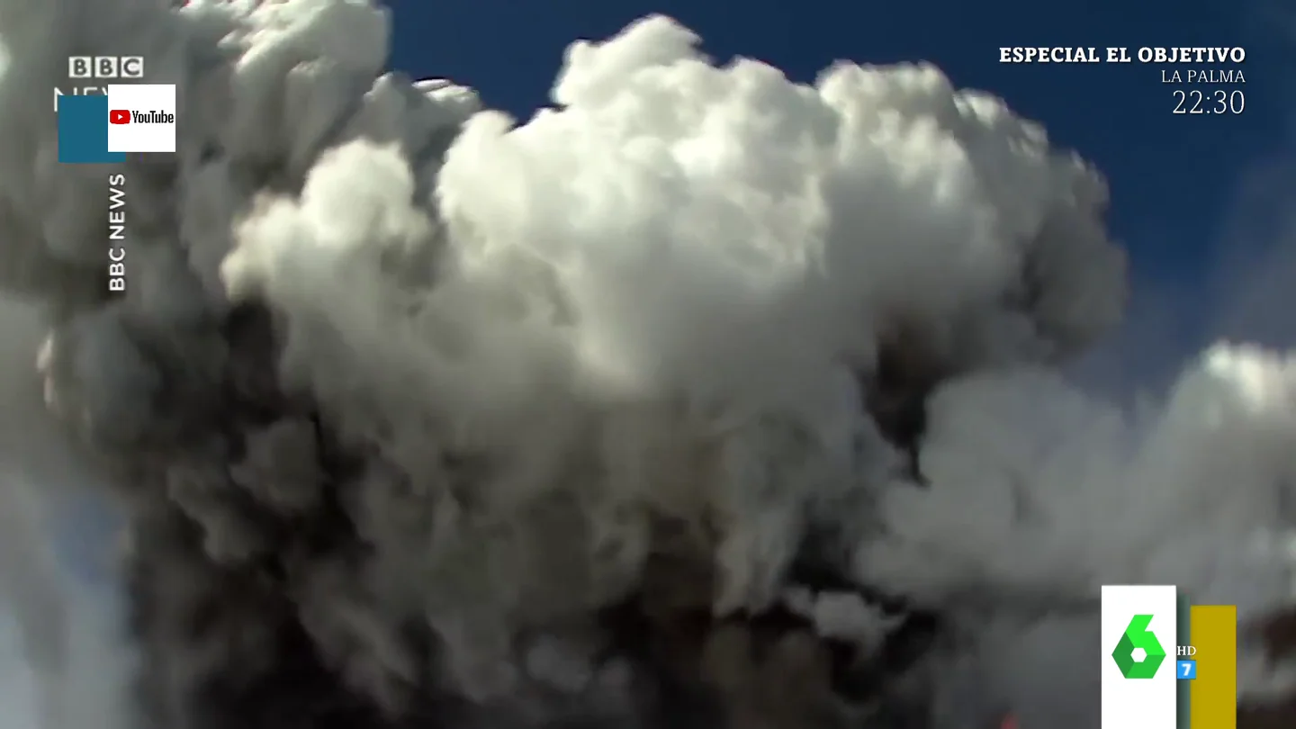 Este fue el impactante momento en el que el volcán Etna abrió una de sus bocas junto a un equipo de la BBC Este fue el impactante momento en el que el volcán Etna abrió una de sus bocas junto a un equipo de la BBC