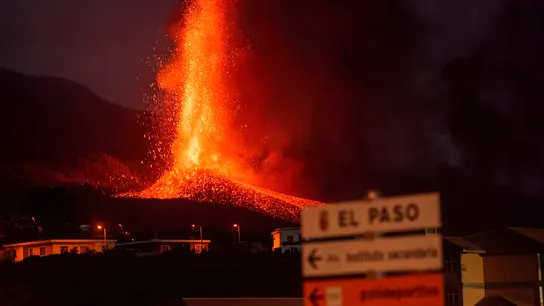 La erupción que comenzó el domingo en La Palma comienza este jueves su quinto día de actividad La erupción que comenzó el domingo en La Palma comienza este jueves su quinto día de actividad
