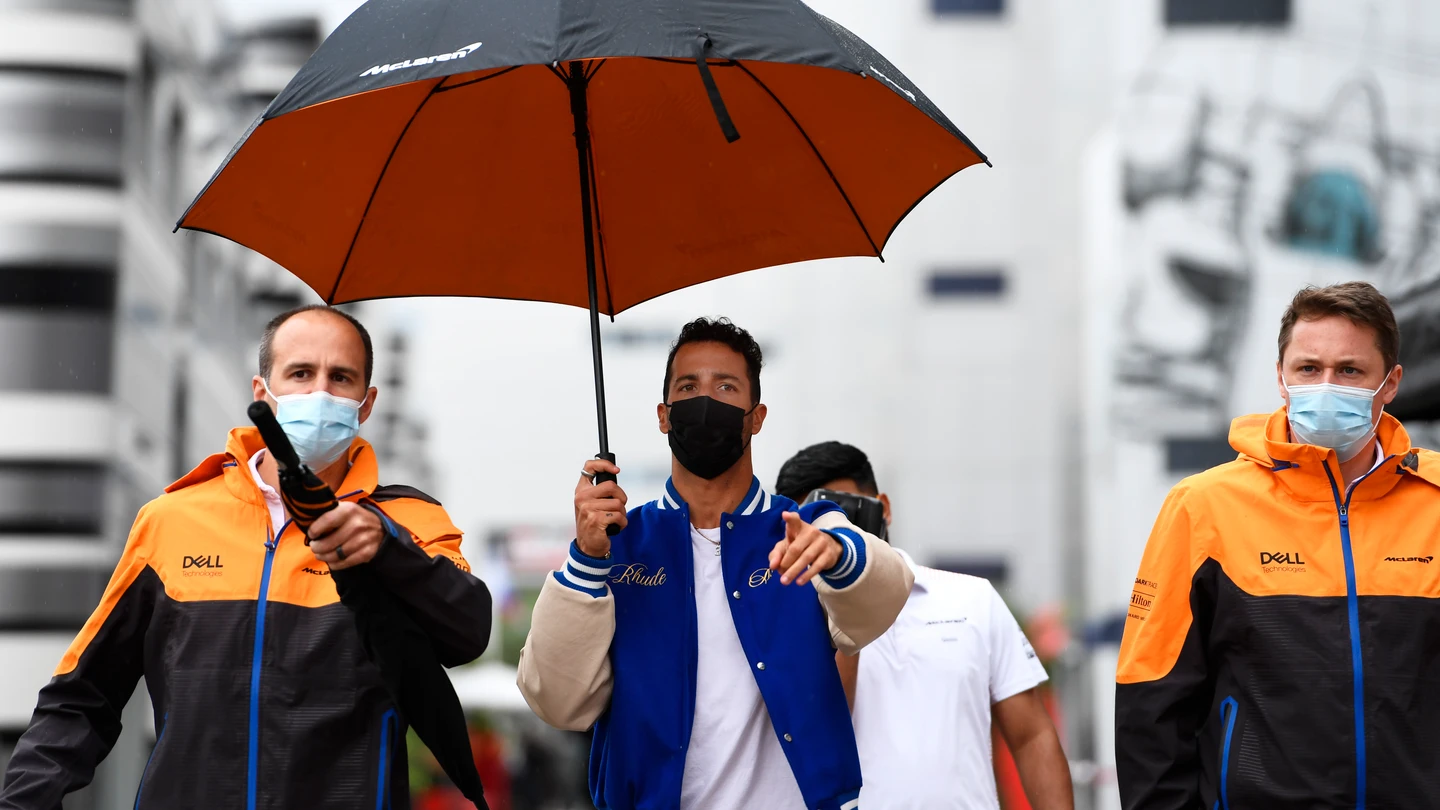 Daniel Ricciardo, a su llegada a Sochi Daniel Ricciardo, a su llegada a Sochi