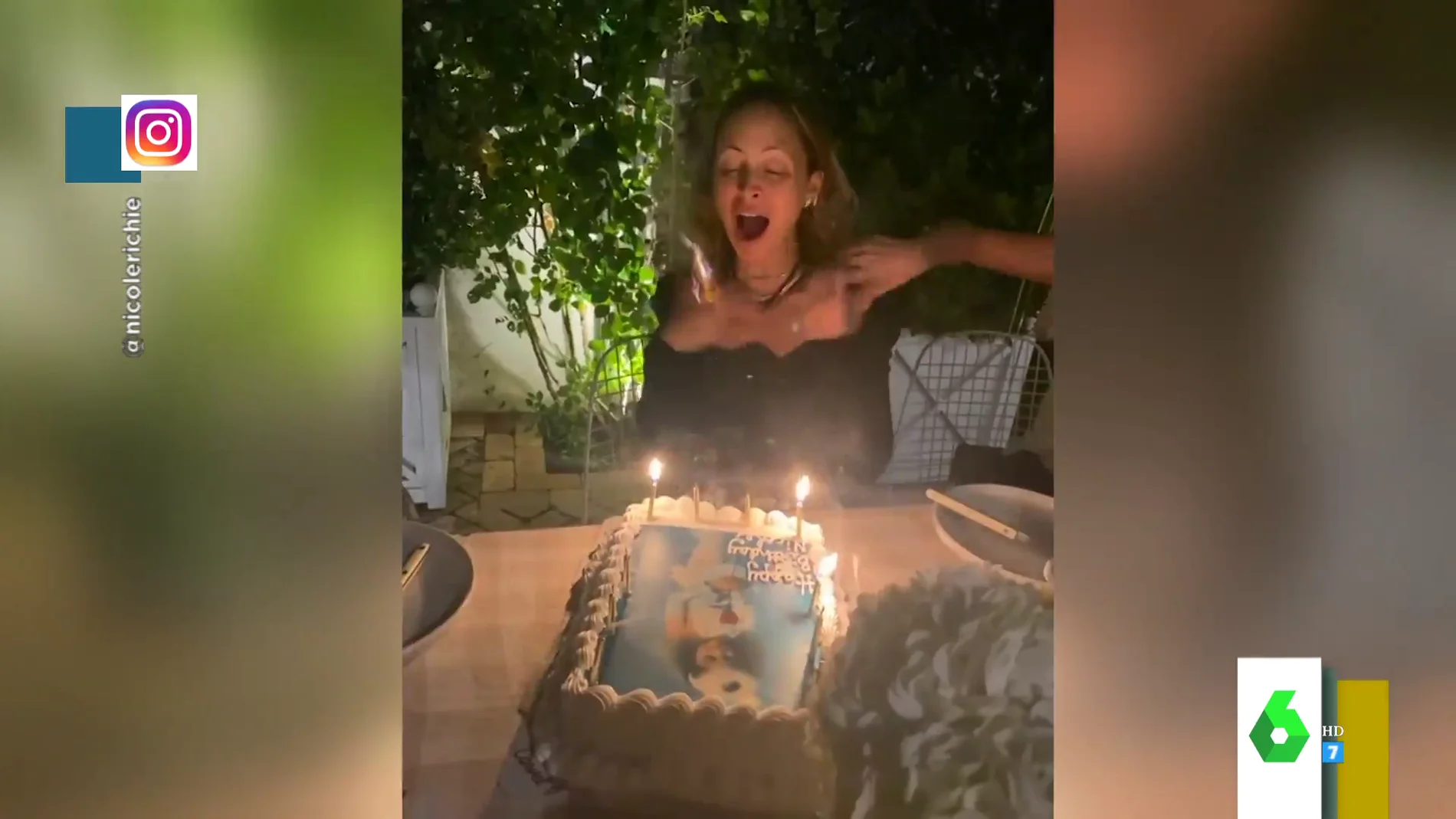 El accidentado 40º cumpleaños de la diseñadora Nicole Richie: se quema el pelo al soplar las velas