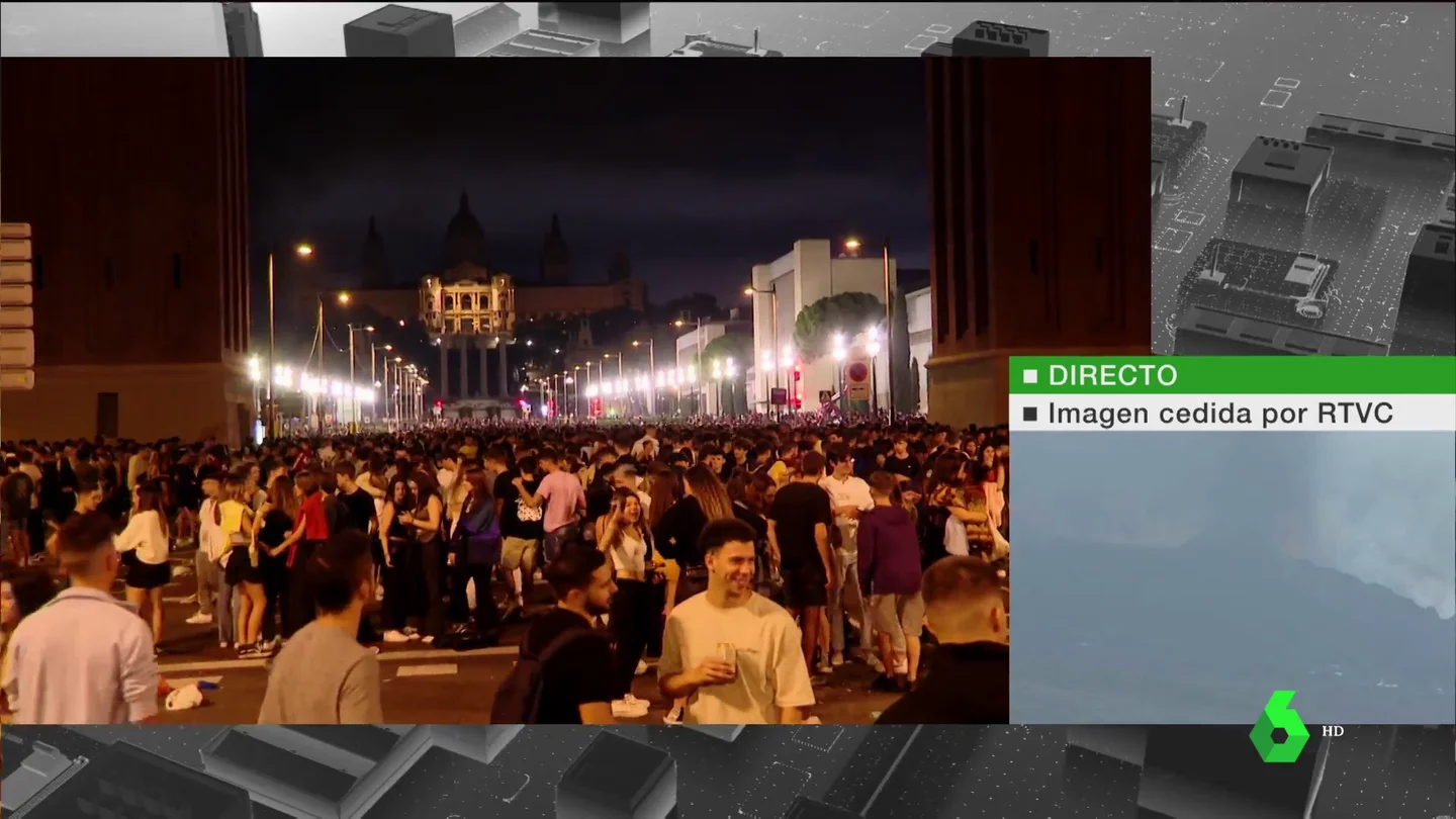 Un macrobotellón de 40.000 jóvenes en Barcelona deriva en 20 detenciones, 43 heridos y una "posible" agresión sexual Un macrobotellón de 40.000 jóvenes en Barcelona deriva en 20 detenciones, 43 heridos y una "posible" agresión sexual