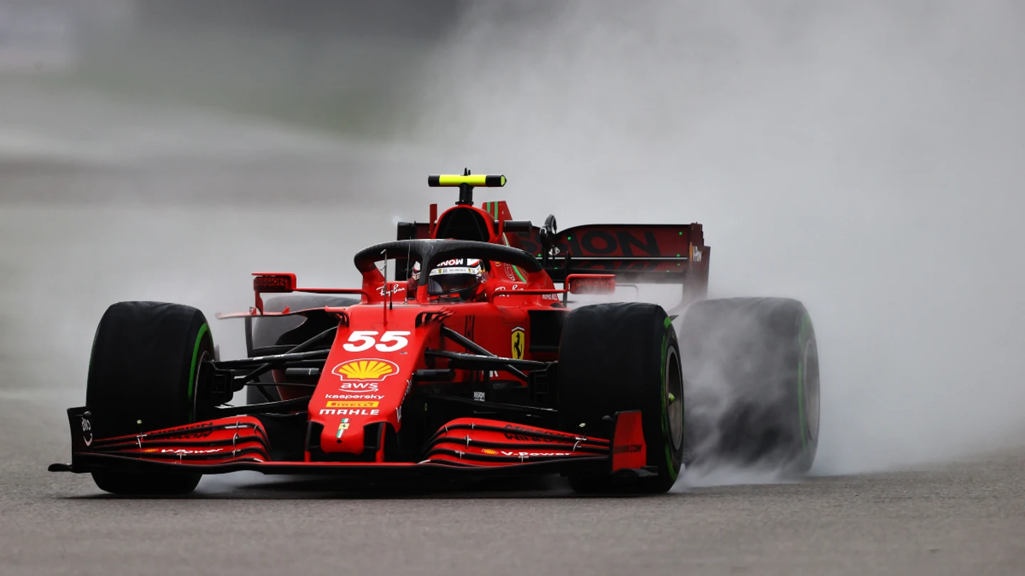 Carlos Sainz, en la lluvia de Sochi Carlos Sainz, en la lluvia de Sochi