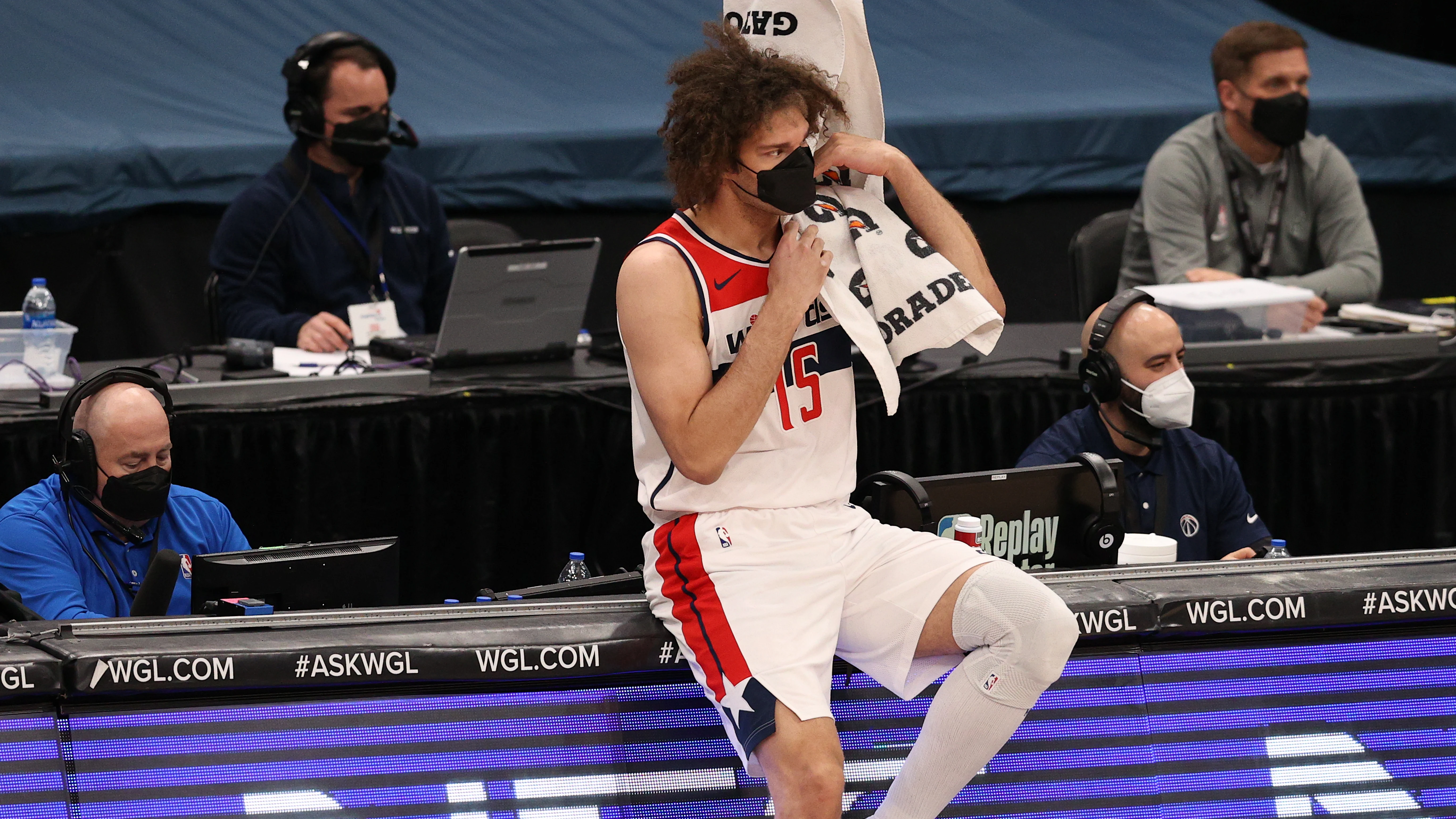 Robin Lopez