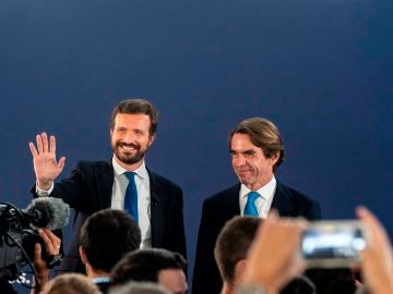 Pablo Casado, junto a José María Aznar