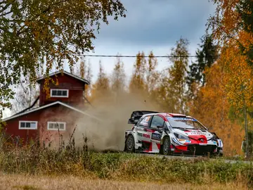 Elfyn Evans responde y Toyota se acerca a su cuarto triunfo en Finlandia Elfyn Evans ha asaltado el liderato