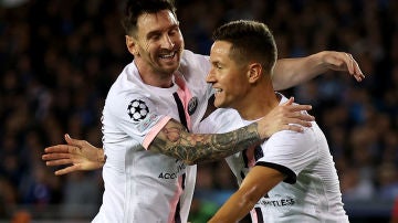 Ander se abraza a Messi