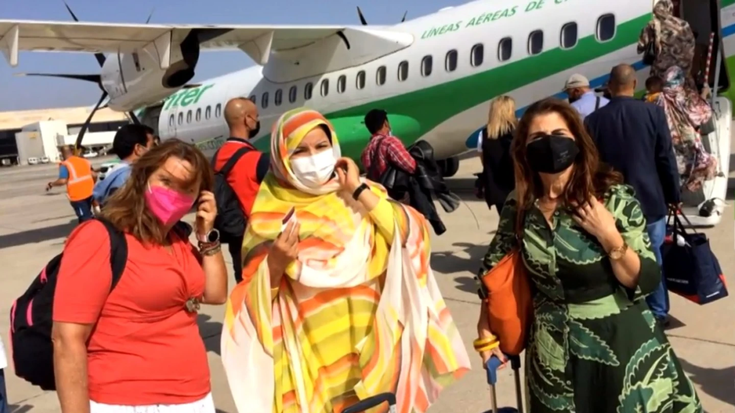 Dos abogadas y una médica española durante su viaje al Sáhara Occidental Dos abogadas y una médica española durante su viaje al Sáhara Occidental