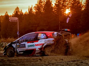 Elfyn Evans apura sus opciones de ser campeón ganando el Rally de Finlandia Elfyn Evans apura sus opciones de ser campeón ganando el Rally de Finlandia