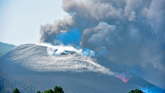El volcán de La Palma mantiene su actividad El volcán de La Palma mantiene su actividad