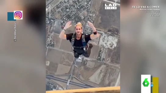 El impactante salto al vacío de un joven desde 2.500 metros de altura El impactante salto al vacío de un joven desde 2.500 metros de altura