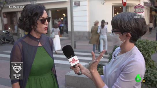 La surrealista defensa de una vecina de un barrio rico a "ser alegre con la luz": "Me voy de casa y la dejo encendida" La surrealista defensa de una vecina de un barrio rico a "ser alegre con la luz": "Me voy de casa y la dejo encendida"