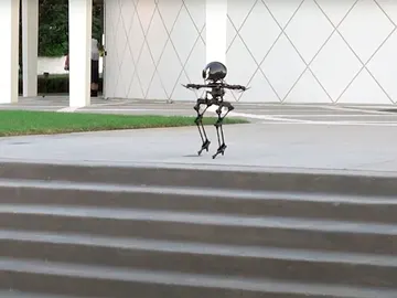 Así es Leonardo, el híbrido de robot y dron que camina como un humanoide Así es Leonardo, el híbrido de robot y dron que camina como un humanoide