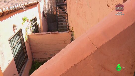 La tensi&oacute;n de un reportero de Equipo de Investigaci&oacute;n tras ver caer las cornisas de un edificio destrozado por los terremotos en Almu&ntilde;ecar: "&iexcl;V&aacute;monos de aqu&iacute;!"