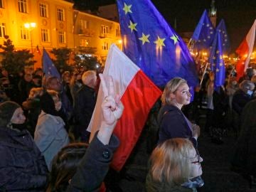 Polonia se moviliza contra el peligro de un "Polexit" y en defensa de la UE