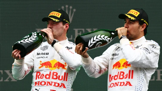Max Verstappen y Sergio Pérez Max Verstappen y Sergio Pérez