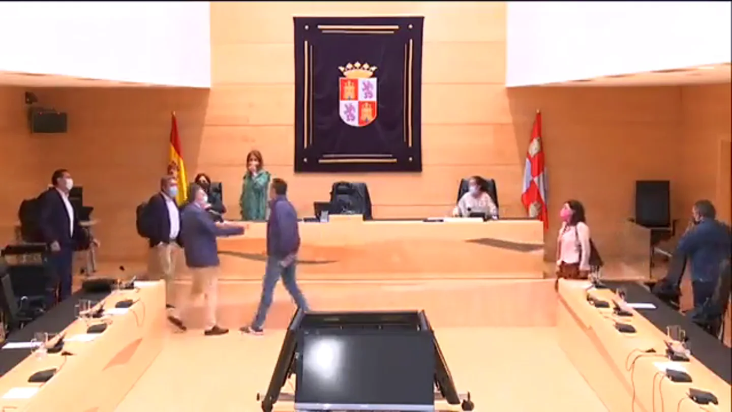 Pelea en las Cortes de Castilla y León Pelea en las Cortes de Castilla y León