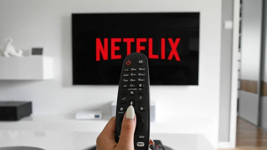 Imagen de archivo de una televisión con Netflix Imagen de archivo de una televisión con Netflix