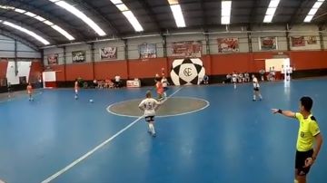 Un equipo femenino se mete cuatro goles en propia para tener unos playoffs asequibles