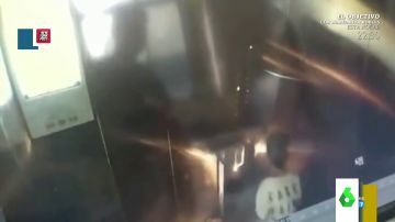 Un niño la lía tras quedarse atrapado en un ascensor: le prende fuego al hacer pis en los botones