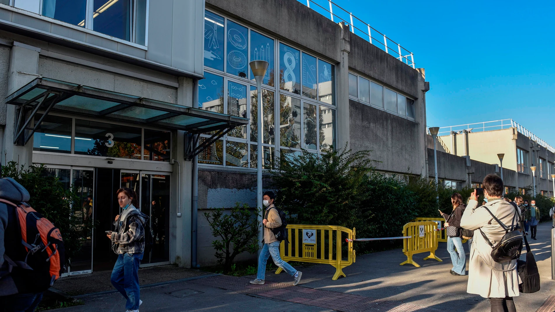 El campus de Leioa (Bizkaia) de la Universidad del País Vasco trata de volver este jueves a la normalidad