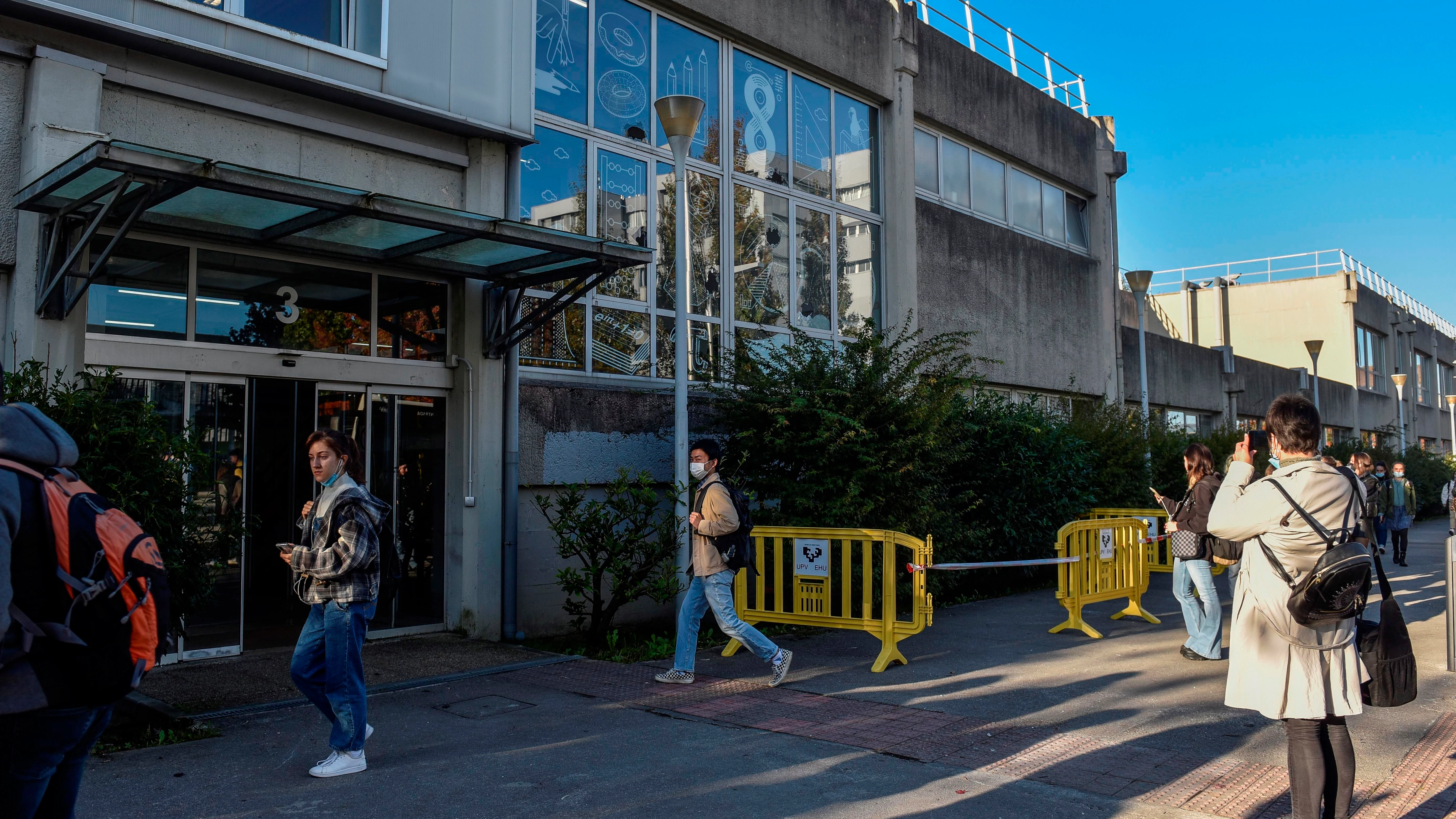 El campus de Leioa (Bizkaia) de la Universidad del País Vasco trata de volver este jueves a la normalidad