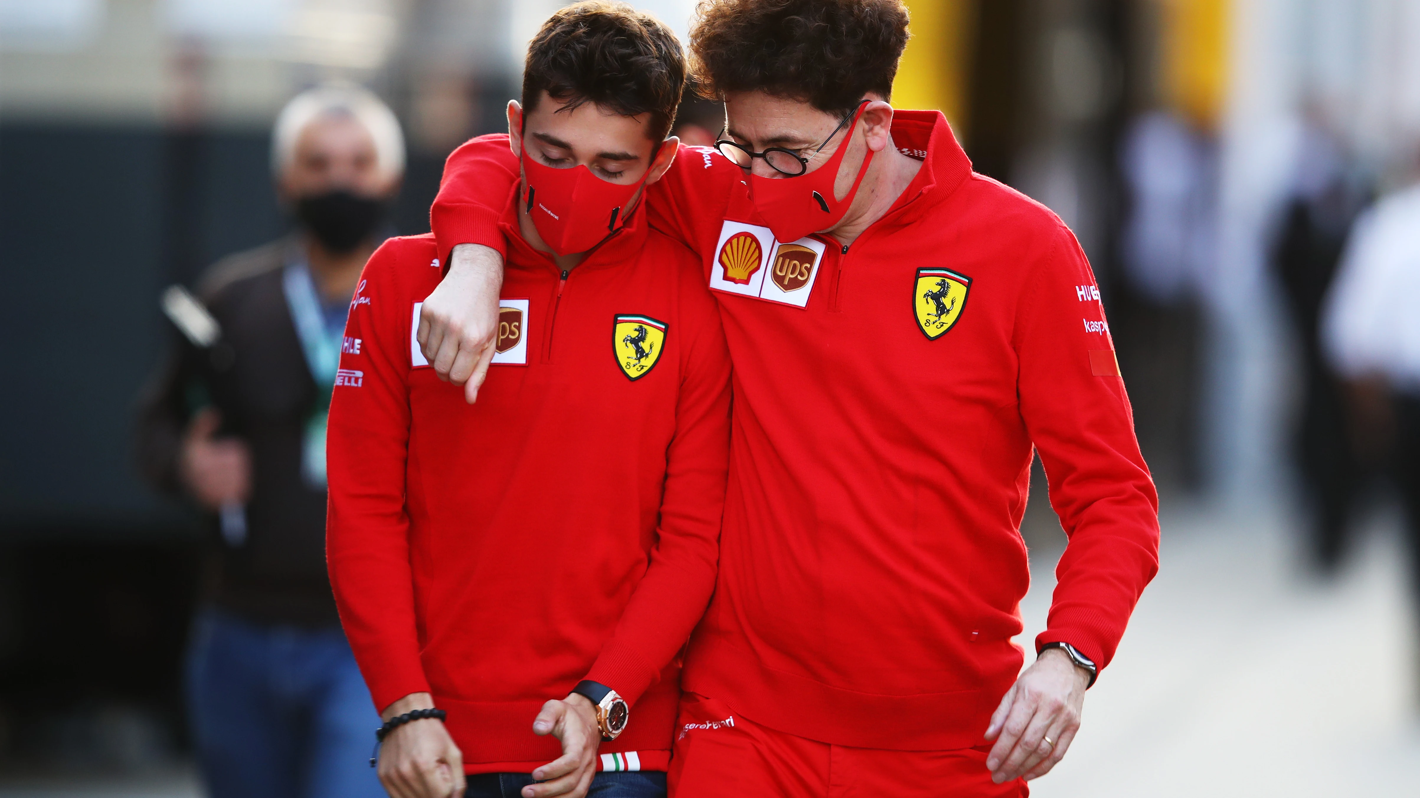 Charles Leclerc y Mattia Binotto