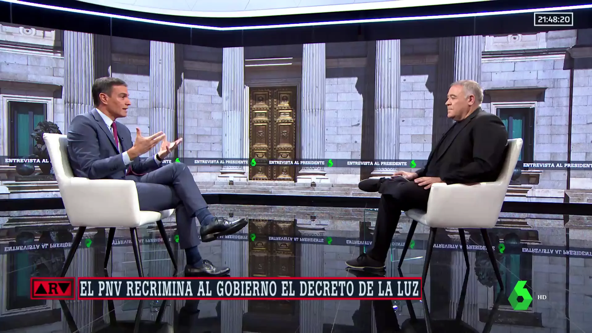 Sánchez responde a la advertencia del PNV sobre la luz y explica su plan para la industria