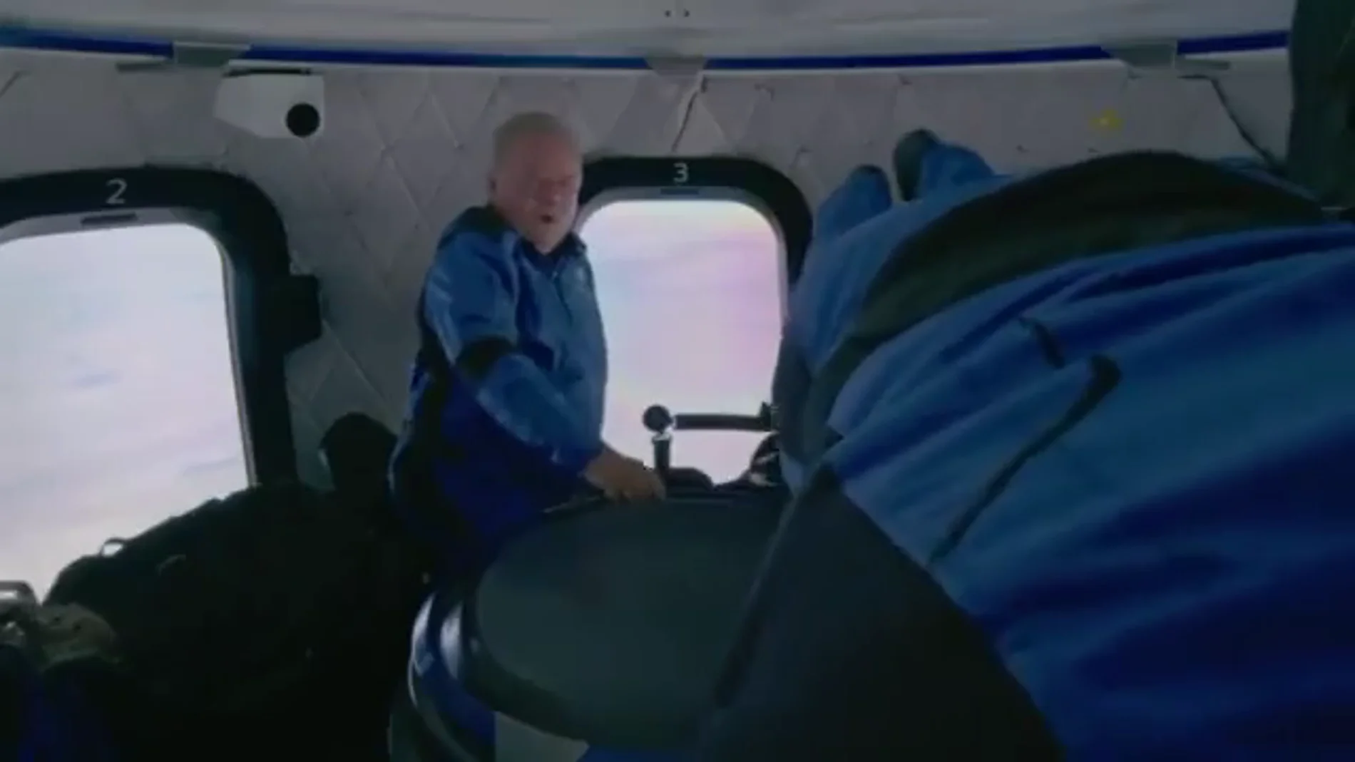El mítico capitán Kirk de Star Trek viaja de verdad al espacio a los 90 años