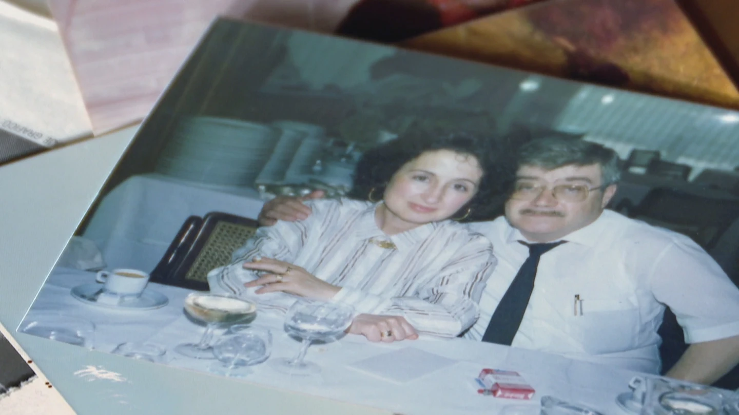 Un etarra se acercó por detrás y le disparó en la nuca: la viuda de Jesús Mari recuerda el asesinato de su marido Un etarra se acercó por detrás y le disparó en la nuca: la viuda de Jesús Mari recuerda el asesinato de su marido