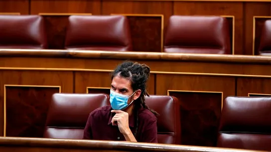 Batet ejecuta la orden del Supremo y retira el escaño a Alberto Rodríguez Batet ejecuta la orden del Supremo y retira el escaño a Alberto Rodríguez