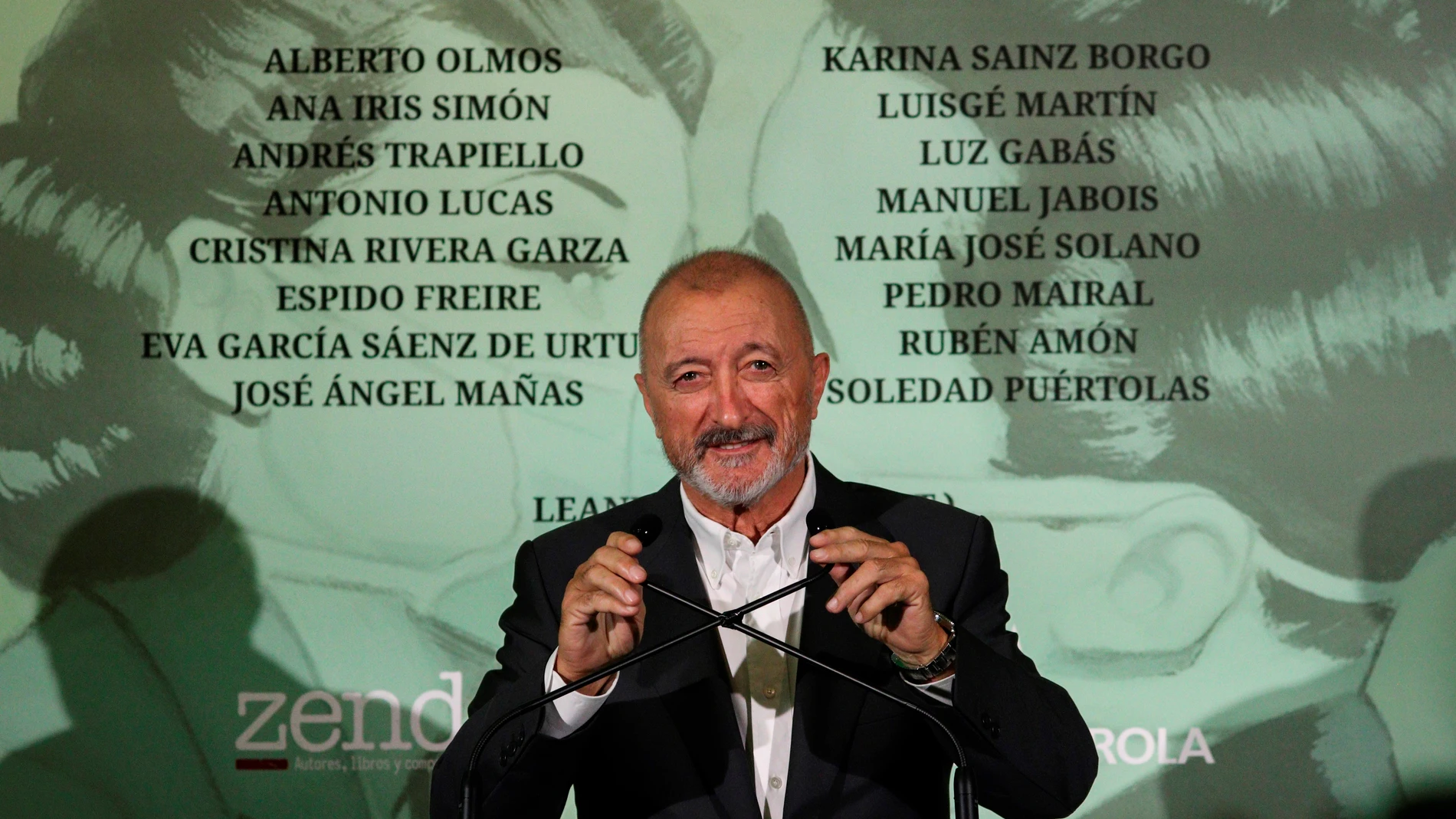 El escritor Arturo Pérez-Reverte