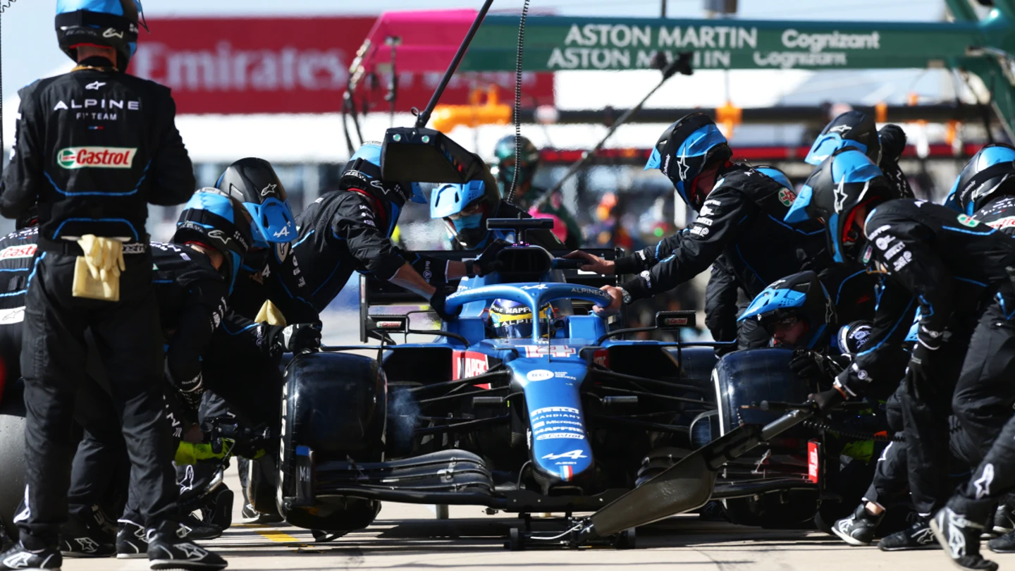 Fernando Alonso, en boxes Fernando Alonso, en boxes