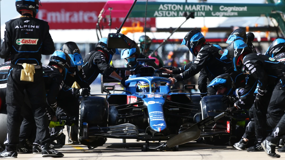 Fernando Alonso, en boxes