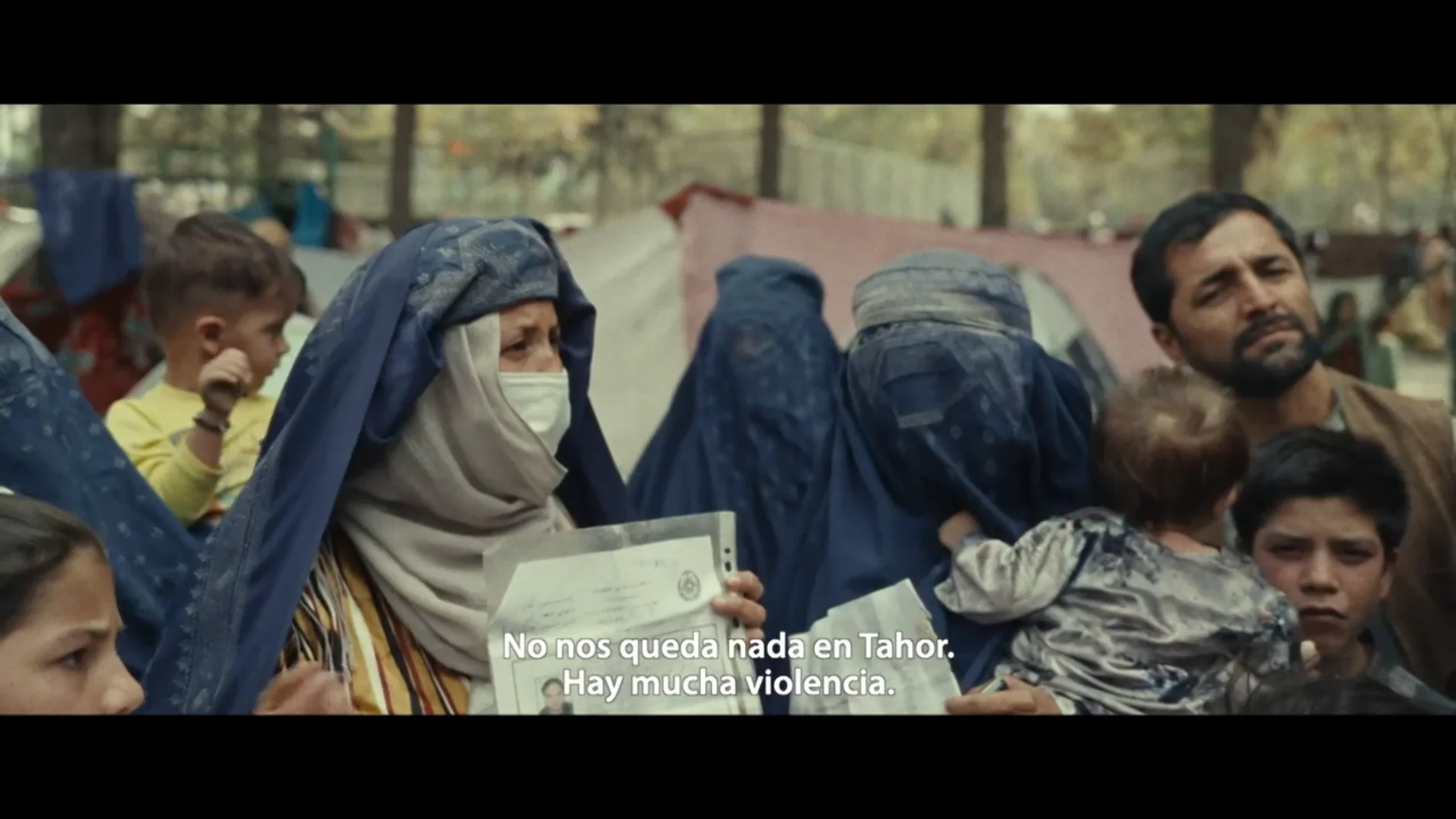 El mensaje de auxilio de las afganas junto a sus bebés: "Aguantaremos una semana, llega el invierno y hay niños enfermos"