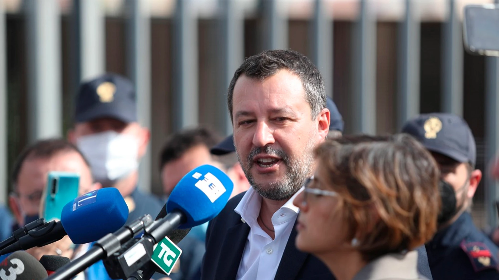 Salvini a la salida de la primera vista del juicio