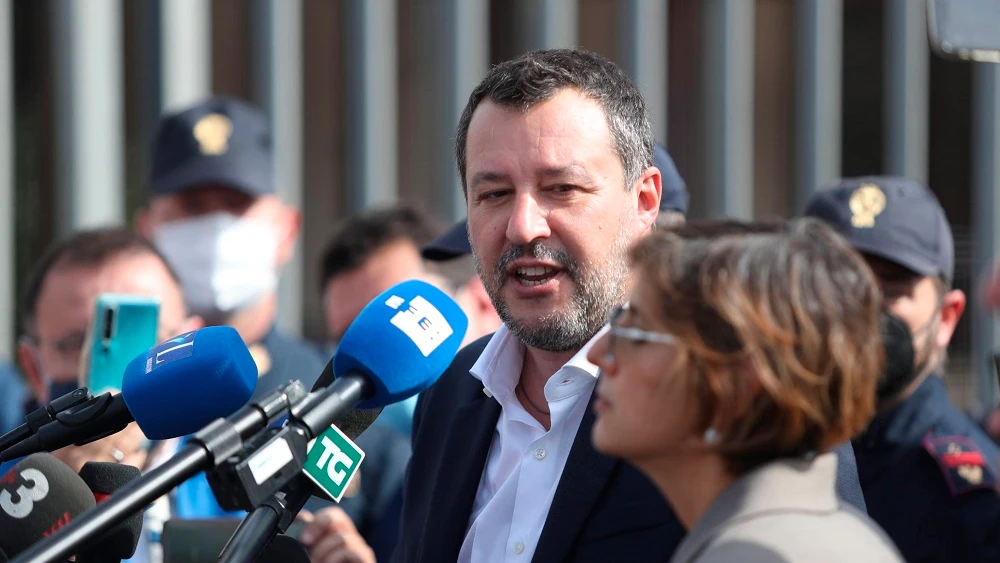 Salvini a la salida de la primera vista del juicio