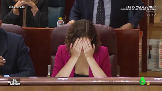 Vídeo manipulado - La gráfica reacción de Ayuso cuando Mónica García le pide que la mire Vídeo manipulado - La gráfica reacción de Ayuso cuando Mónica García le pide que la mire