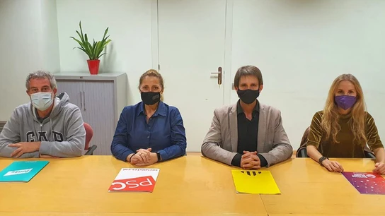 Acuerdo de gobierno en Badalona entre el PSC, ERC, Junts y los comunes Acuerdo de gobierno en Badalona entre el PSC, ERC, Junts y los comunes