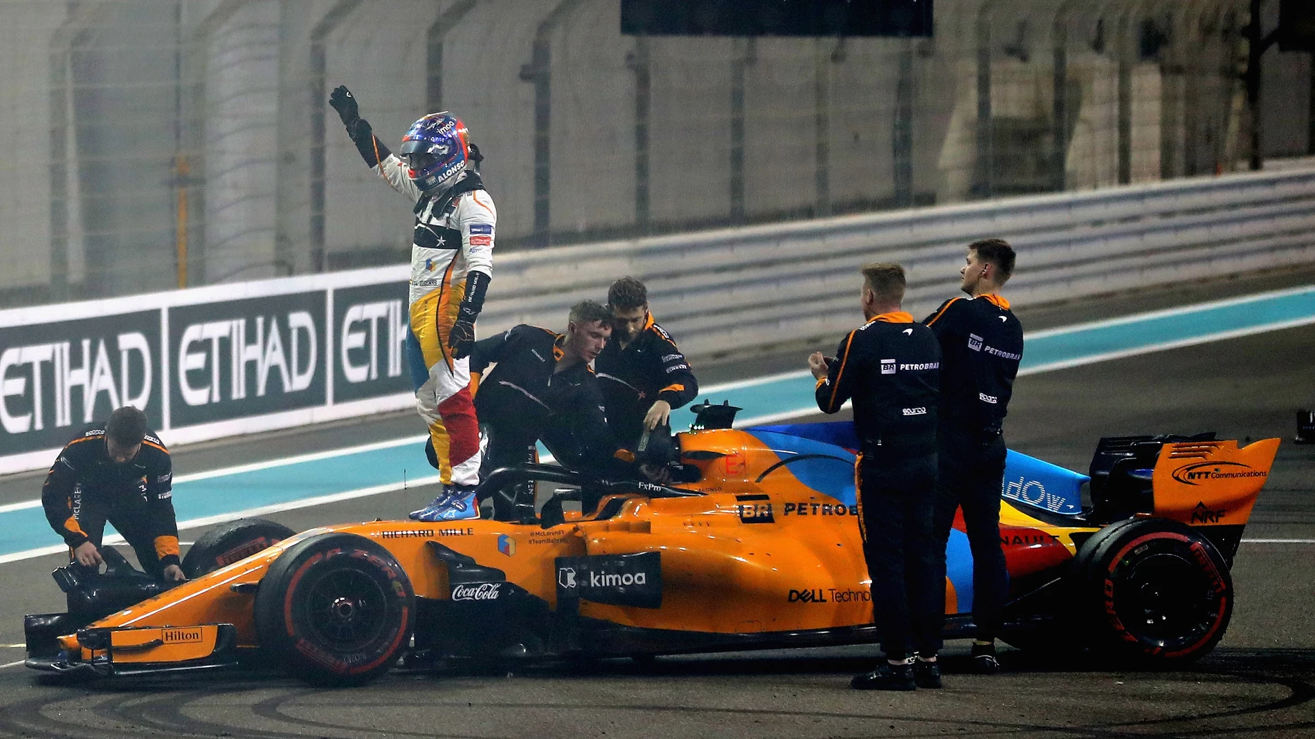 Fernando Alonso en su despedido con McLaren-Honda
