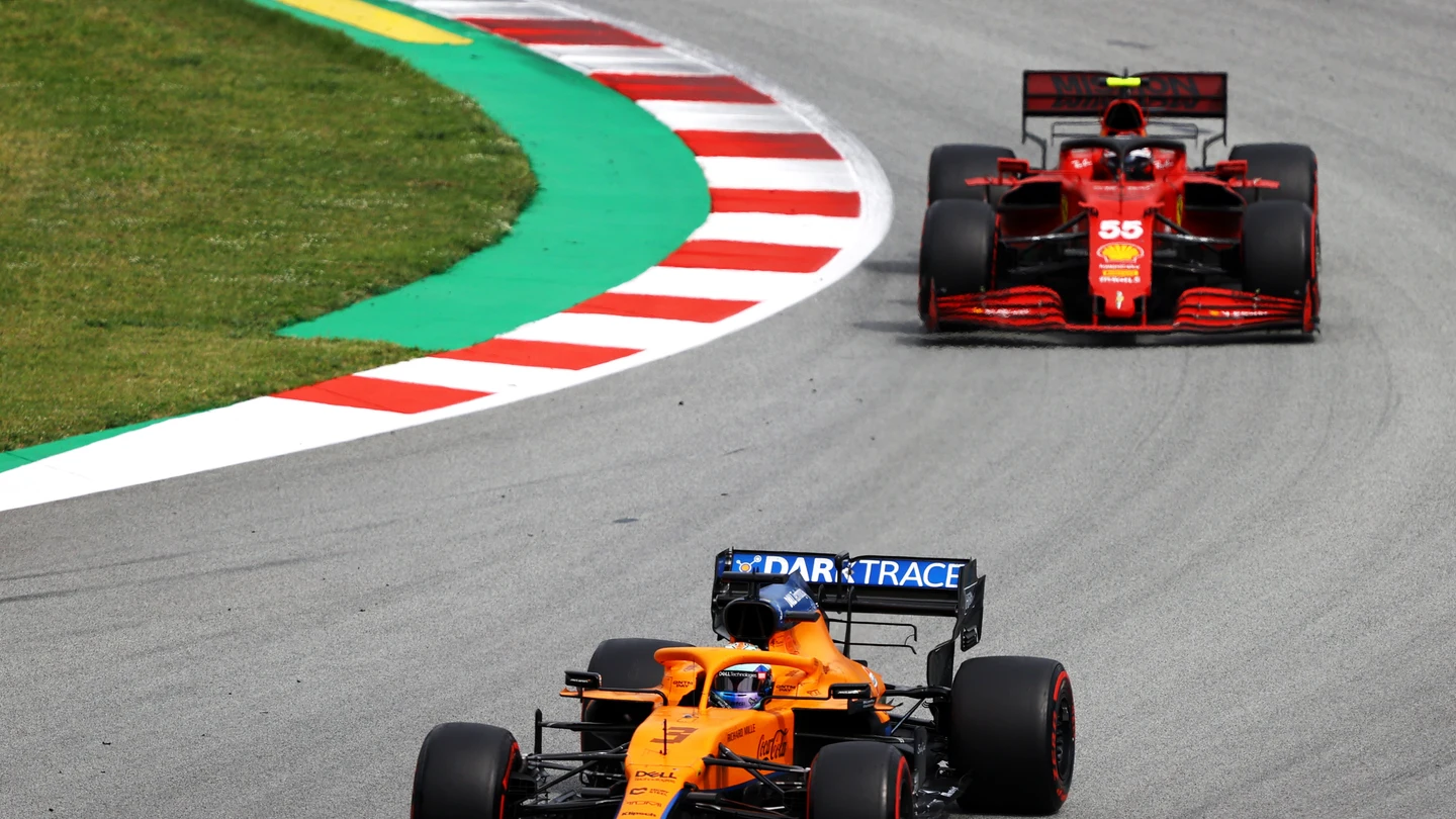 Daniel Ricciardo y Carlos Sainz Daniel Ricciardo y Carlos Sainz