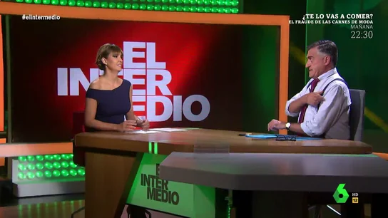 La preocupación de Wyoming con el escote de Sandra Sabatés: así la intenta avisar en pleno directo de El Intermedio La preocupación de Wyoming con el escote de Sandra Sabatés: así la intenta avisar en pleno directo de El Intermedio