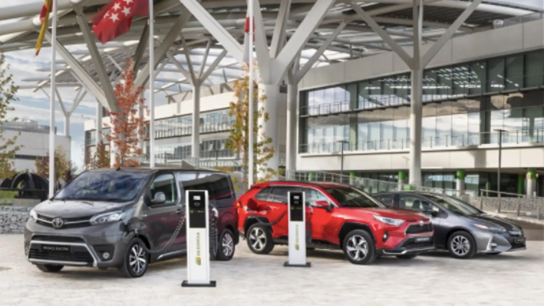 Toyota se alía con Iberdrola y Endesa X para ofrecer la mejor oferta de recarga a sus clientes de modelos eléctricos e híbridos enchufables