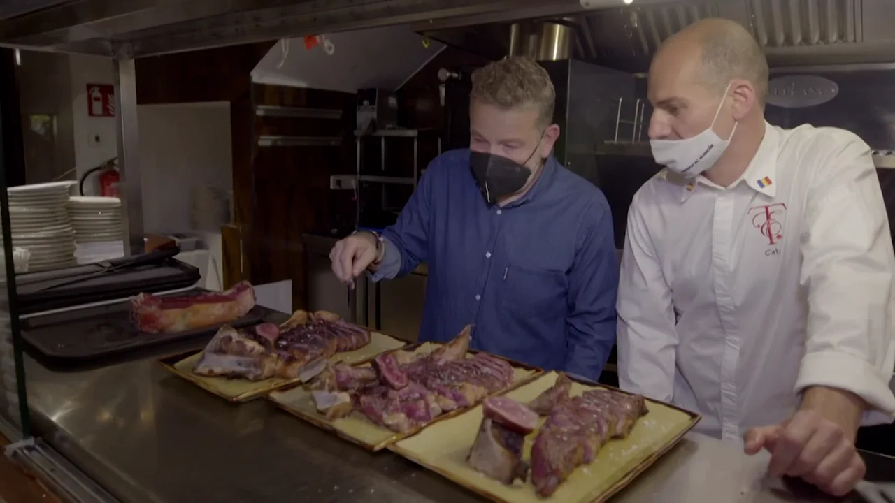 Así reacciona Alberto Chicote al probar diferentes carnes maduradas