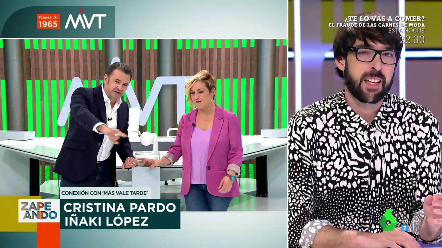 Quique Peinado confiesa por qué lleva camisas tan llamativas tras este comentario de Iñaki López en directo Quique Peinado confiesa por qué lleva camisas tan llamativas tras este comentario de Iñaki López en directo